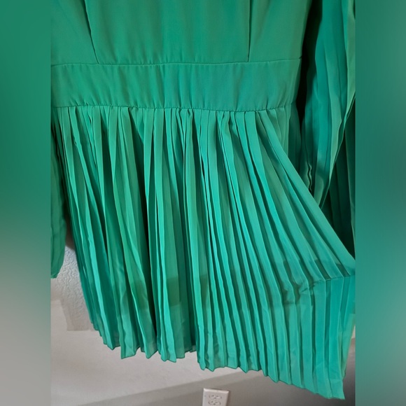 Jessica Simpson long sleeve mini dress pleated green size medium - Picture 3 of 8